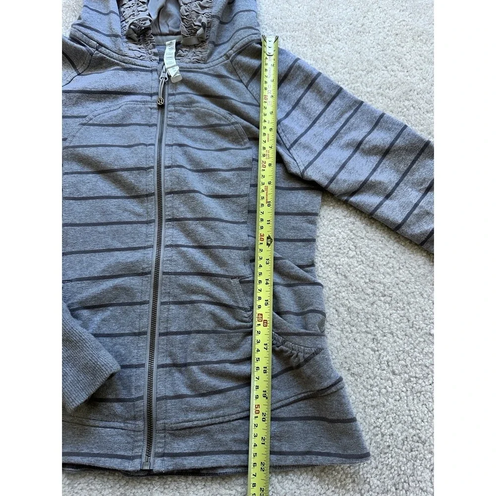 LULULEMON CAYMAN STRIPE HEATHERED GREY MOVEMENT JACKET Size 8